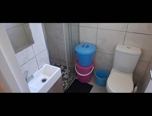 1 BEDROOM PROPERTY TO RENT IN GOODWOOD PARK